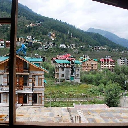 Hotel Uday Himalaya Manāli Exteriér fotografie
