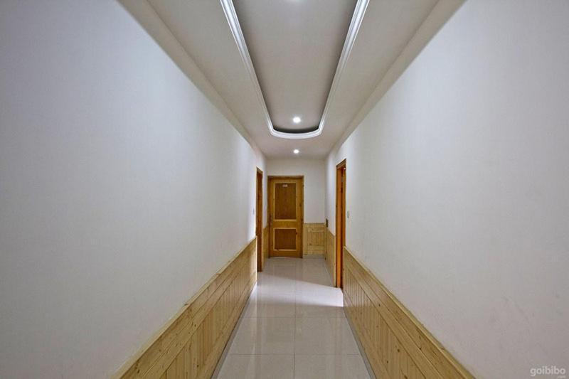Hotel Uday Himalaya Manāli Exteriér fotografie