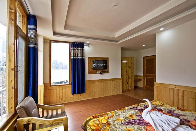 Hotel Uday Himalaya Manāli Exteriér fotografie