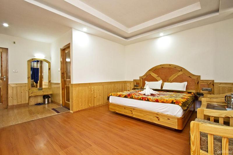 Hotel Uday Himalaya Manāli Exteriér fotografie