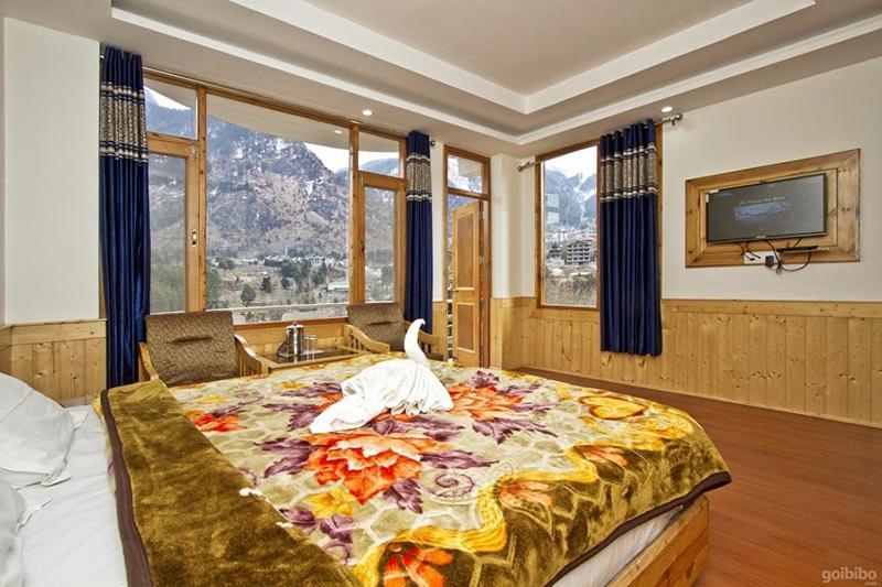 Hotel Uday Himalaya Manāli Exteriér fotografie