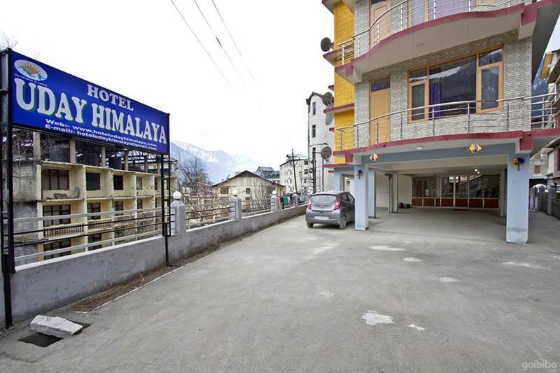Hotel Uday Himalaya Manāli Exteriér fotografie