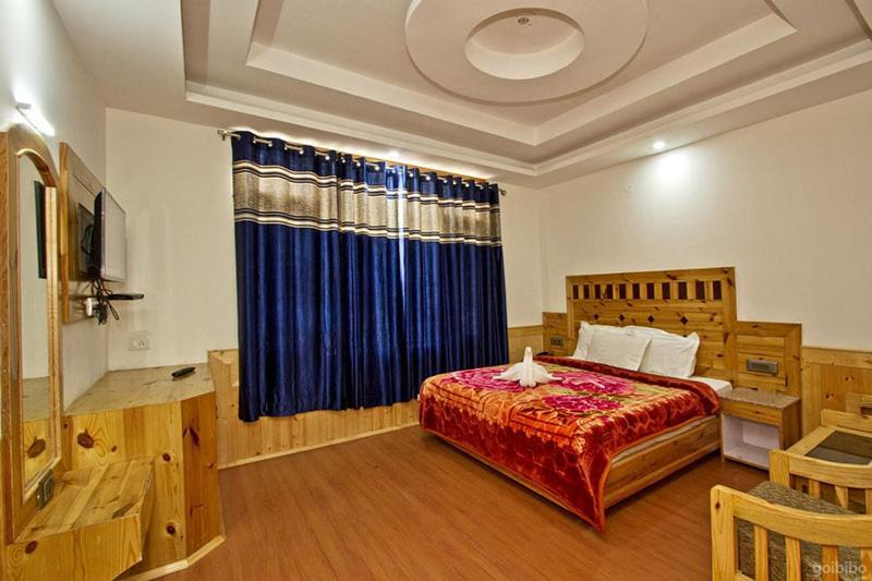 Hotel Uday Himalaya Manāli Exteriér fotografie