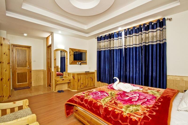 Hotel Uday Himalaya Manāli Exteriér fotografie