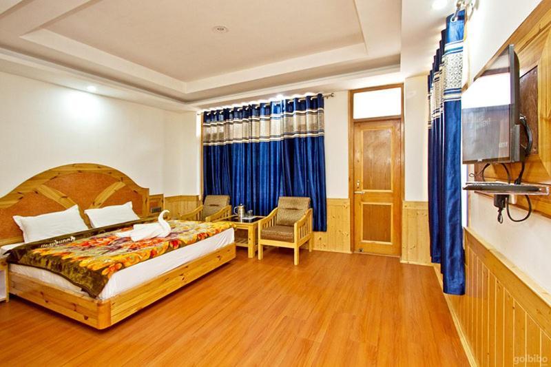 Hotel Uday Himalaya Manāli Exteriér fotografie