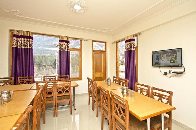 Hotel Uday Himalaya Manāli Exteriér fotografie